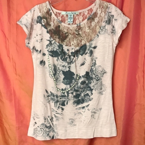 American Rag Tops - American Rag Women’s Top Size M Peach with Lace Jewel details Floral Cap Sleeve